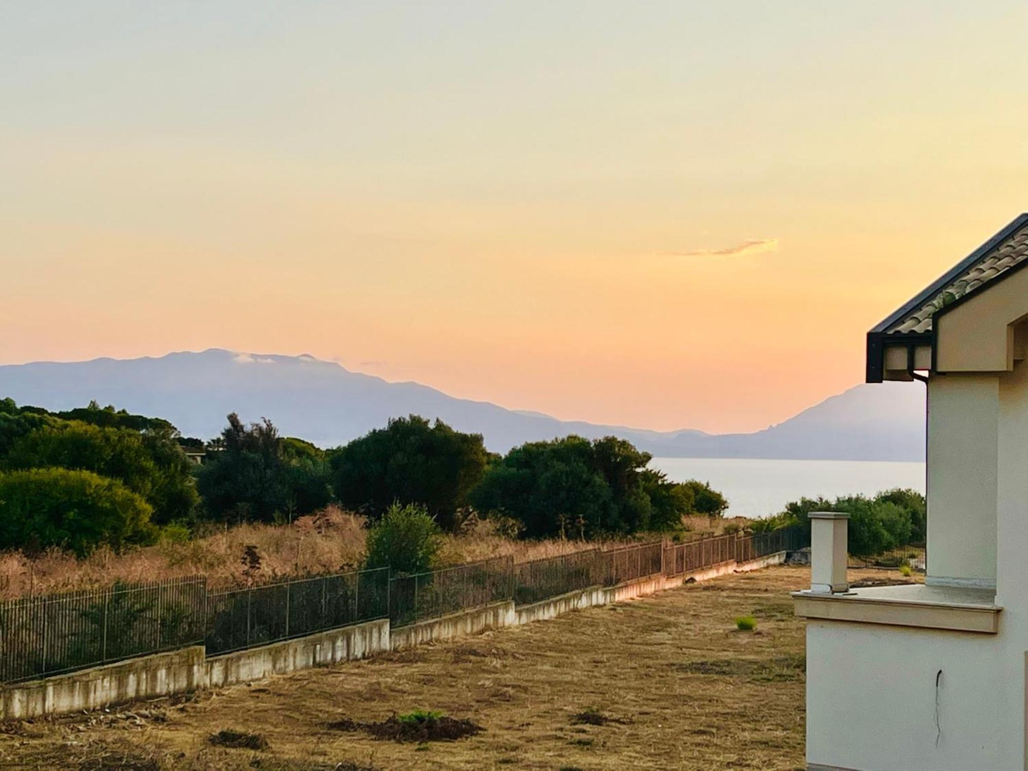 Esmaraldas House Of Love Terrasini Luaran gambar