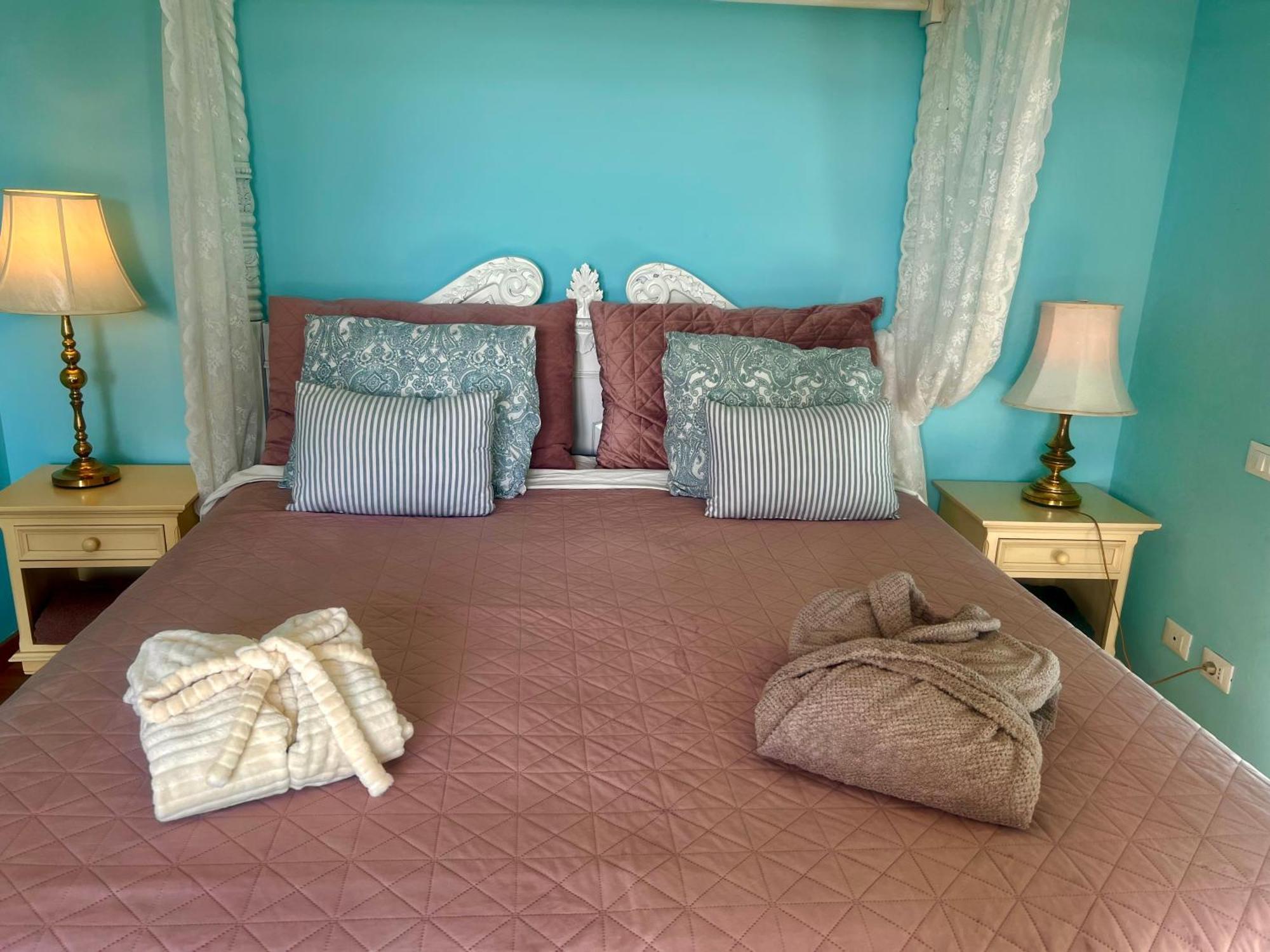 Esmaraldas House Of Love Terrasini Luaran gambar